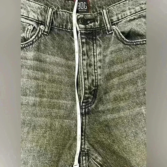 BDG by Urban Outfitters Slim Straight Destroyed Jeans in Black Size 27 - Picture 5 of 7